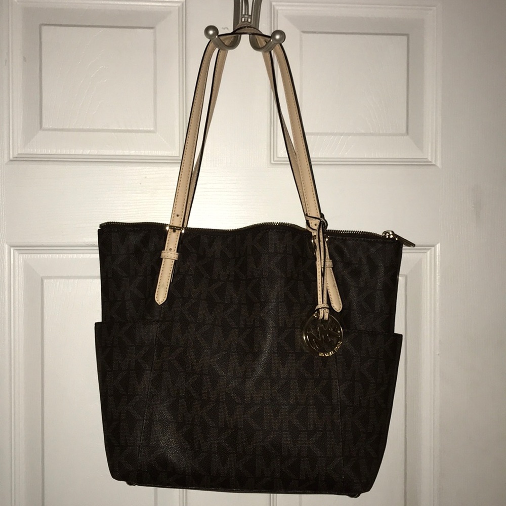 🌟Authentic Michael Kors Jet Set Tote (NWT) 🌟